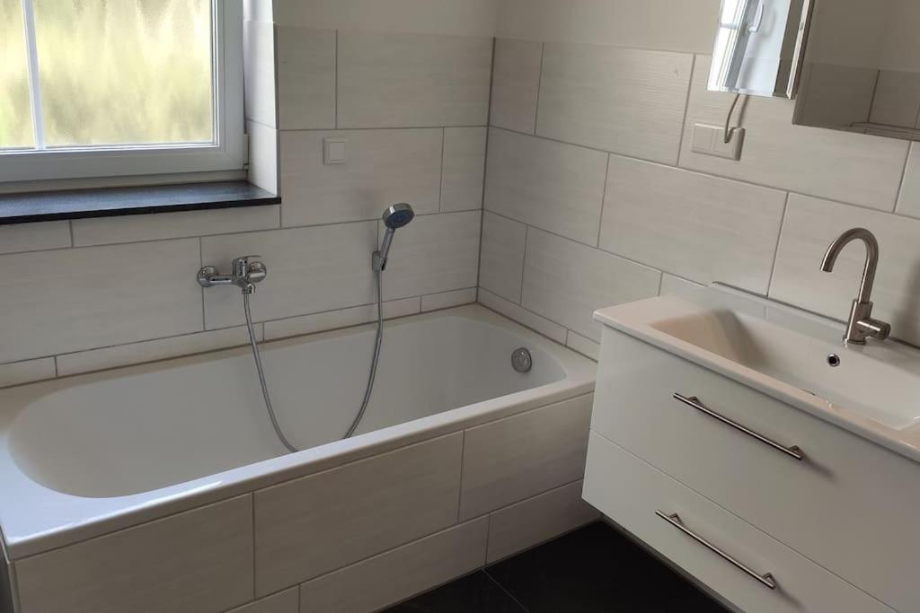 Neue 90 Qm 2-Zimmerwohnung Naehe Koeln Odenthal Εξωτερικό φωτογραφία